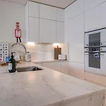 Deluxe 2bdr W/ Patio By Lovelystay Apartament *