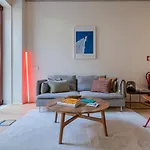 Deluxe 2bdr W/ Patio By Lovelystay * Lizbona