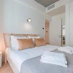 Deluxe 2bdr W/ Patio By Lovelystay Apartament Lizbona