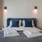 Deluxe 2bdr W/ Patio By Lovelystay Apartament Lizbona