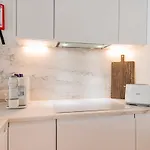 Deluxe 2bdr W/ Patio By Lovelystay Apartament *