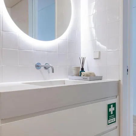 Deluxe 2bdr W/ Patio By Lovelystay Apartment Lisbon
