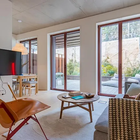 Deluxe 2bdr W/ Patio By Lovelystay * Lisboa