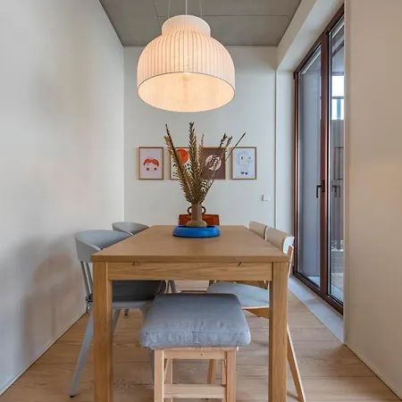 Appartement Deluxe 2bdr W/ Patio By Lovelystay *