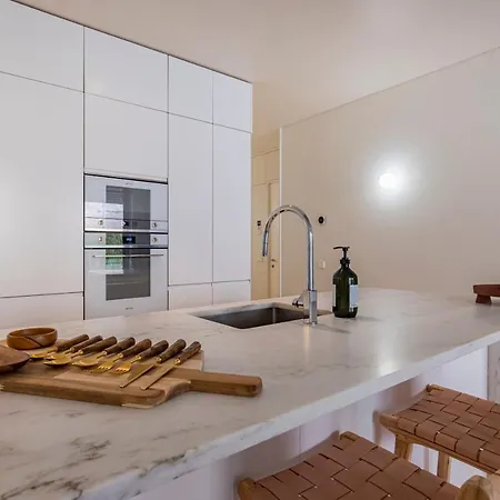 Deluxe 2bdr W/ Patio By Lovelystay * Lisboa