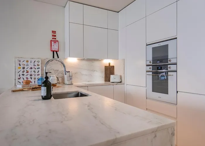 Deluxe 2bdr W/ Patio By Lovelystay アパート *