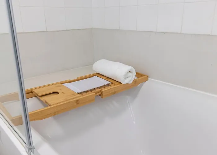 アパート Deluxe 2bdr W/ Patio By Lovelystay リスボン