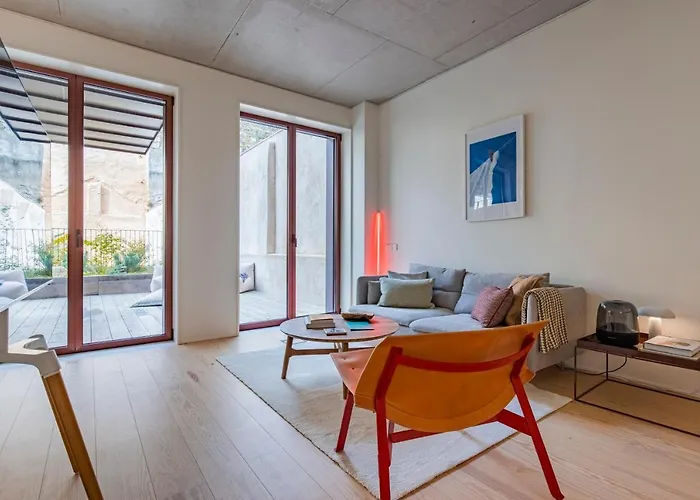 Deluxe 2bdr W/ Patio By Lovelystay アパート