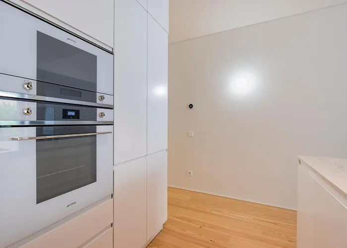 アパート Deluxe 2bdr W/ Patio By Lovelystay リスボン