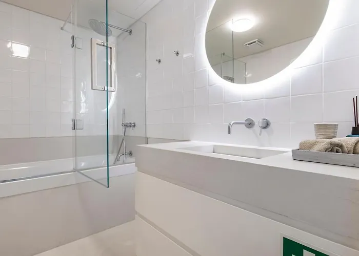 Deluxe 2bdr W/ Patio By Lovelystay アパート *