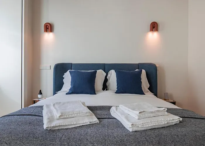 Deluxe 2bdr W/ Patio By Lovelystay アパート リスボン