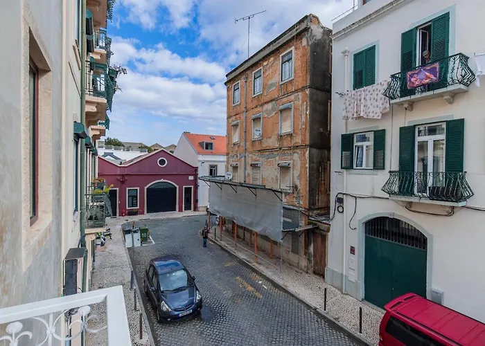 Deluxe 2bdr W/ Patio By Lovelystay アパート