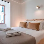 Deluxe 2bdr W/ Patio By Lovelystay Apartmán