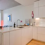 Deluxe 2bdr W/ Patio By Lovelystay Apartmán