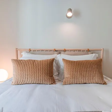 דירה Deluxe 2bdr W/ Patio By Lovelystay